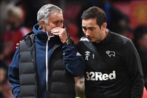 Mourinho tiết lộ những gì đã nói với Lampard sau trận thua Derby