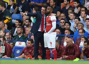 Lacazette chỉ ra sự khác biệt giữa Emery và Wenger