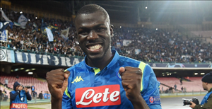 Barca bất ngờ hỏi mua sao khủng của Napoli