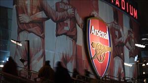 Arsenal nhét túi 300 triệu bảng từ hãng Adidas