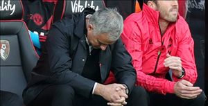 Mourinho sẽ bị MU sa thải nếu...