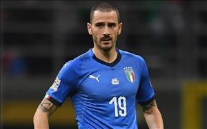HLV Italia nói gì khi trụ cột bị CĐV nhà la ó?