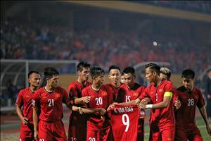 ĐT Việt Nam tri ân Văn Toàn: Số 9 HAGL sẽ sớm chia tay AFF Cup?