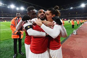 Arsenal 1-1 Liverpool: Một điểm cho trò, nhiều điểm cho thầy