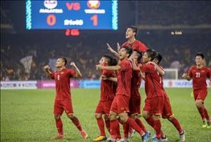 Tiền vệ Huy Hùng ghi bàn ngay trong lần đầu đá chính, mở tỷ số trận Malaysia vs Việt Nam