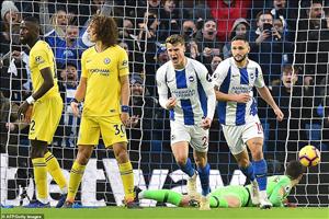 Chelsea thắng không mỹ mãn, Sarri đổ tại... trọng tài bàn