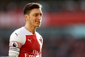 Vì sao Ozil lạc lối ở Arsenal thời Emery?