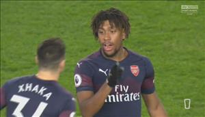 Alex Iwobi mù tịt về chiến thuật ở trận hòa Brighton
