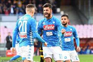 Napoli 4-0 Frosinone: Màn chạy đà hoàn hảo cho cuộc tử chiến với Liverpool