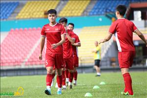 Tuyển thủ Việt Nam theo chân Đình Trọng sang Hàn Quốc phẫu thuật