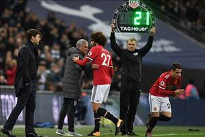 Mourinho nạt Fellaini: Ký hợp đồng mới rồi im đi!
