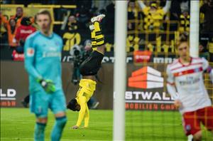 Dortmund 2-0 Hamburg: Batman nổ súng trong ngày Reus tái xuất