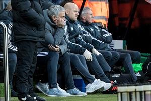 M.U thua sốc Newcastle: Khi Mourinho tự chui đầu vào rọ