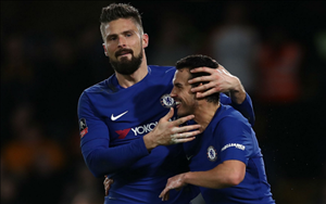 Giroud có thể đẩy Morata lên băng ghế dự bị