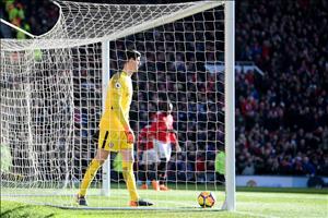 PSG muốn đánh úp Real vụ sao khủng Chelsea