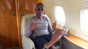 Saido Berahino khoái xxx... trên máy bay