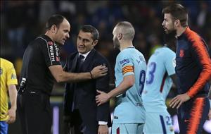 Hòa Las Palmas, HLV Valverde đòi công bằng cho Barca
