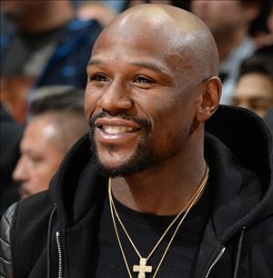 Võ sỹ Mayweather muốn mua Newcastle và Ronaldo