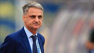 Thầy trò HLV Mihail tố cáo ngược nhau sau chuỗi trận tệ hại của FLC Thanh Hóa