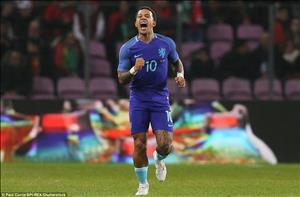 Mourinho yêu cầu MU mua lại ngôi sao tiềm năng