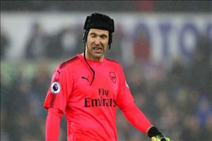 Petr Cech xin lỗi CĐV Arsenal sau 2 sai lầm đáng trách trước Brighton