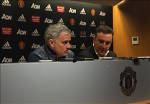 Lần đầu tiên trong lịch sử, Jose Mourinho họp báo cùng bại tướng