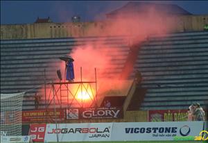 Vừa thua trận, Nam Định FC còn đối diện với nguy cơ bị phạt