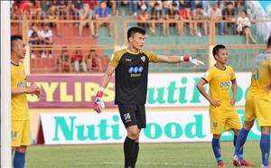 HLV Nguyễn Thành Vinh trách Thanh Hóa “xử phũ” Bùi Tiến Dũng