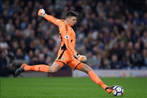 Đây! Thủ môn mới nhất lọt vào tầm ngắm của Liverpool