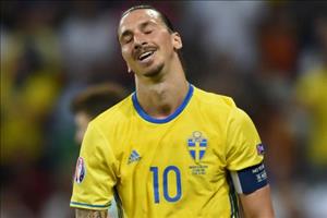 Ibra bị đồng đội chặn đường lên tuyển