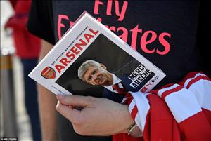Arsene Wenger ra đi, nhưng Arsenal sẽ không sụp đổ như Man Utd