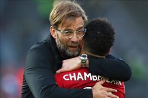 Klopp sẽ đợi Chamberlain như vợ đợi chồng