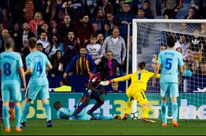 4 điểm nhấn trong ngày Barca vỡ mộng bất bại tại La Liga