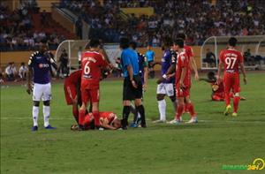 CĐV Hà Nội tố cầu thủ HAGL ăn vạ, thiếu tôn trọng khán giả