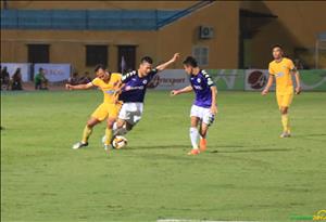 Quang Hải chấn thương, Hà Nội gặp khó trước chuyến làm khách SLNA