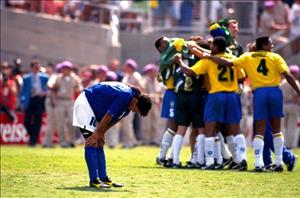 World Cup 1994: Cái cúi đầu ám ảnh của Bobby