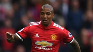 Young kêu gọi cầu thủ MU đứng dậy sau trận thua Brighton