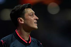 HLV Wenger lý giải nguyên nhân Ozil vắng trận Burnley