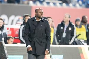 Patrick Vieira trở lại Premier League làm HLV