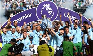 Dặn dò học trò, Pep Guardiola tranh thủ đá đểu Chelsea