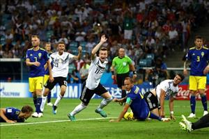 Marco Reus nói gì sau khi đẩy Mesut Ozil lên băng ghế dự bị?