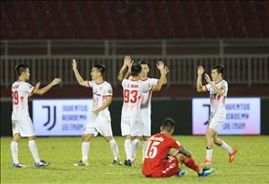 Sau vòng 15 V-League: Nóng cuộc đua trụ hạng