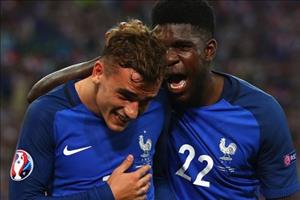 Vừa ở lại Barca, Umtiti tiếp tục khiến MU buồn lòng