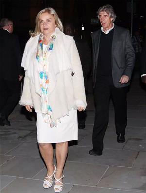 Vợ chồng cựu HLV Man City bị cướp