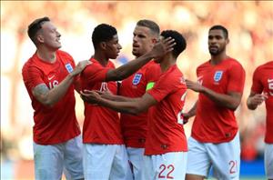 Người đẹp Nga săn đón sao tuyển Anh tại World Cup 2018