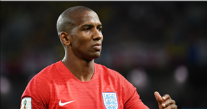 Ashley Young có vài lời muốn gửi đến ĐT Anh