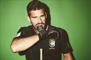 Alisson Becker, ông anh ngổ ngáo và vinh quang đến muộn