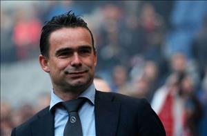 BLĐ Ajax bao che cho hành vi sai trái của Marc Overmars?