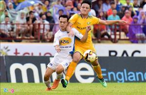Hạ đẹp HAGL, SLNA bắt kịp kỷ lục V-League 13 năm trước