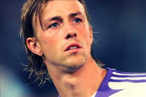 Guti: Thiên tài lạc lối ở Santiago Bernabéu (P2)